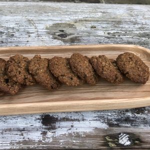 Oat and raisin cookies